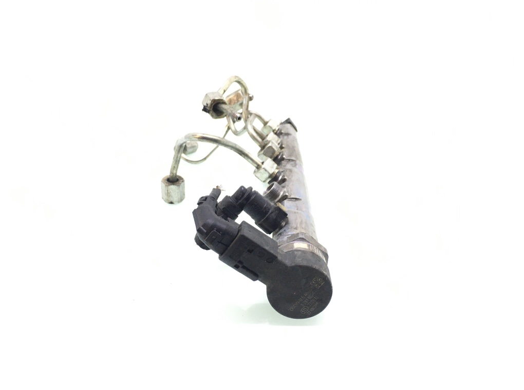 Топливная рампа бу для BMW 1 F20/F21 2.0 TD,  2013 г.
