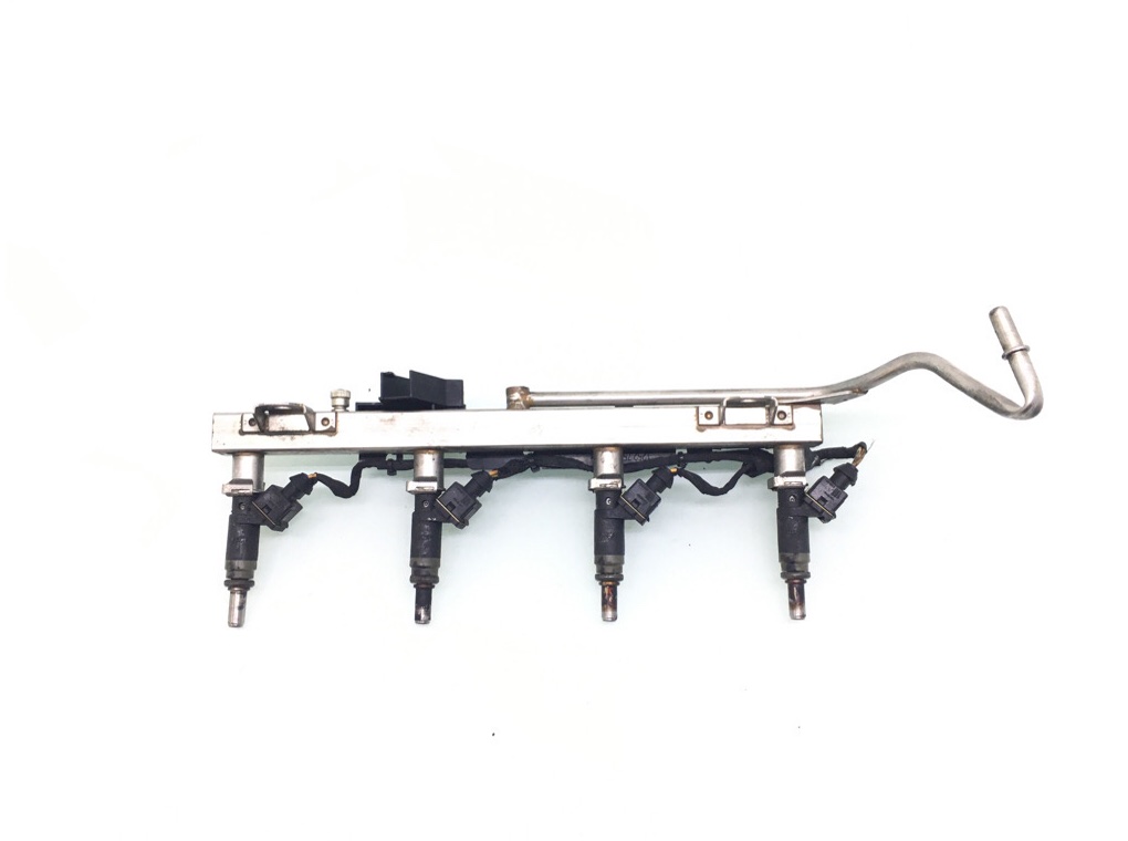 Топливная рампа бу для BMW 3 E90/E91/E92/E93 2.0 i, 2007 г.