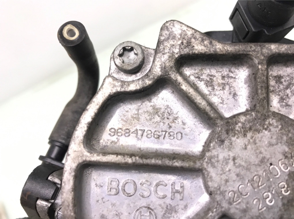 Насос вакуумный бу для Ford Focus 3 1.6 TDCi,  2011 г.