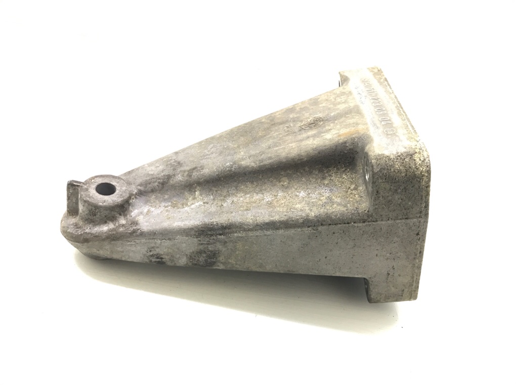 Кронштейн двигателя бу для Mercedes C W203 2.2 CDi, 2004 г.