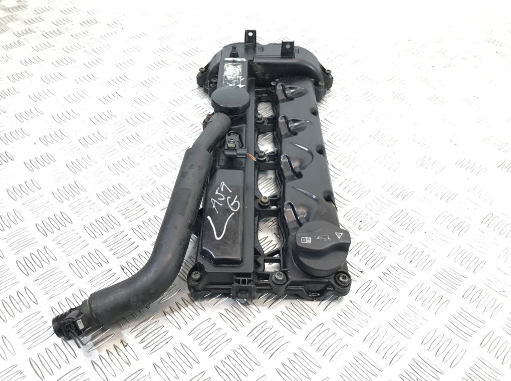 Клапанная крышка бу для Mercedes Sprinter  2.2 CDi,  2010 г.