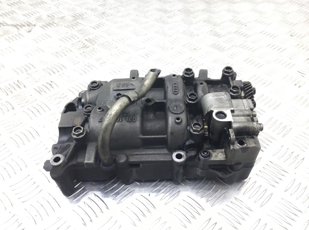 Насос масляный бу для Seat Exeo  2.0 TDi,  2011 г.