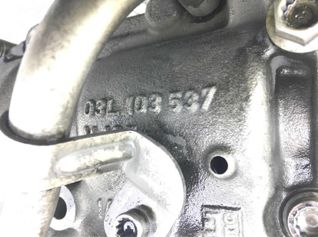 Насос масляный бу для Seat Exeo  2.0 TDi,  2011 г.