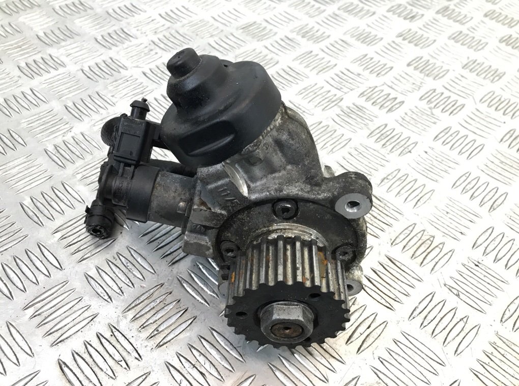 ТНВД бу для Volkswagen Passat B8 1.6 TDi,  2016 г.