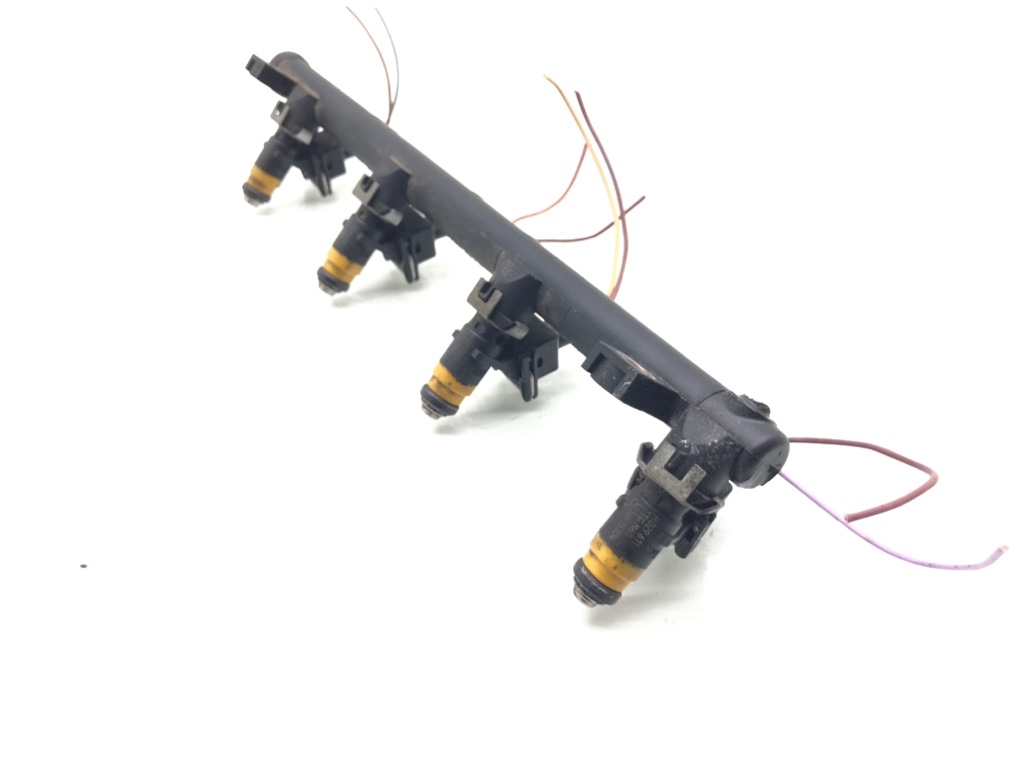 Топливная рампа бу для Renault Clio 2 1.4 i,  2003 г.