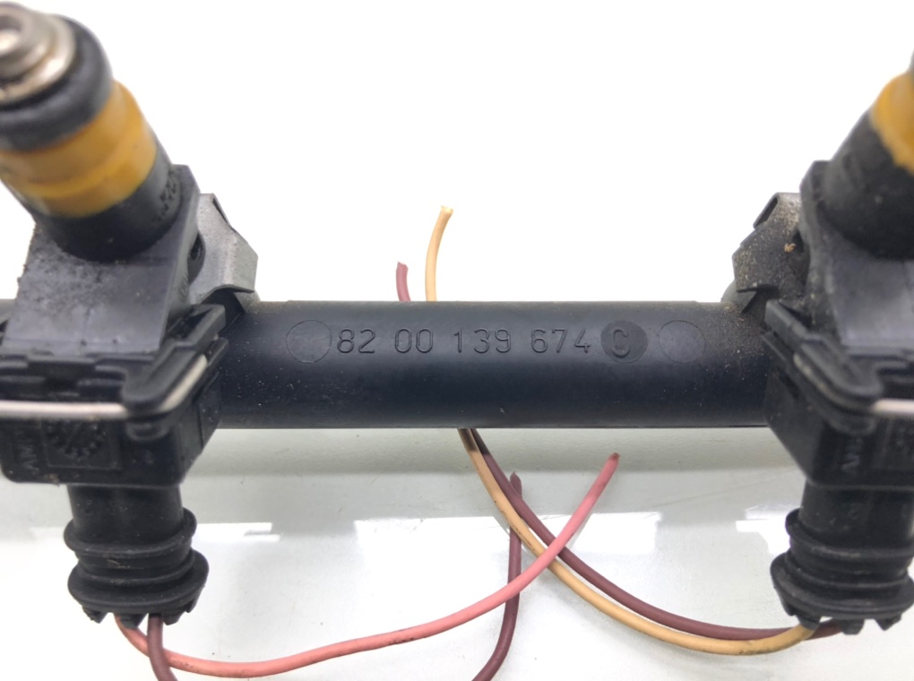 Топливная рампа бу для Renault Clio 2 1.4 i,  2003 г.