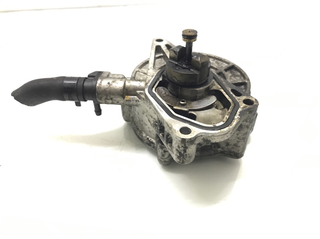 Насос вакуумный бу для Hyundai i40  1.7 CRDi,  2016 г.