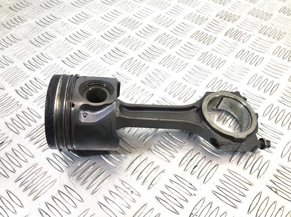 Поршень бу для Ford Mondeo 3 2.0 TDCi, 2006 г.