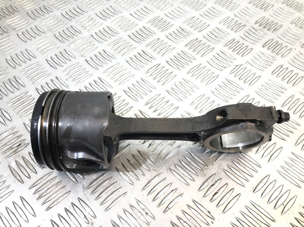 Поршень бу для Ford Mondeo 3 2.0 TDCi,  2006 г.