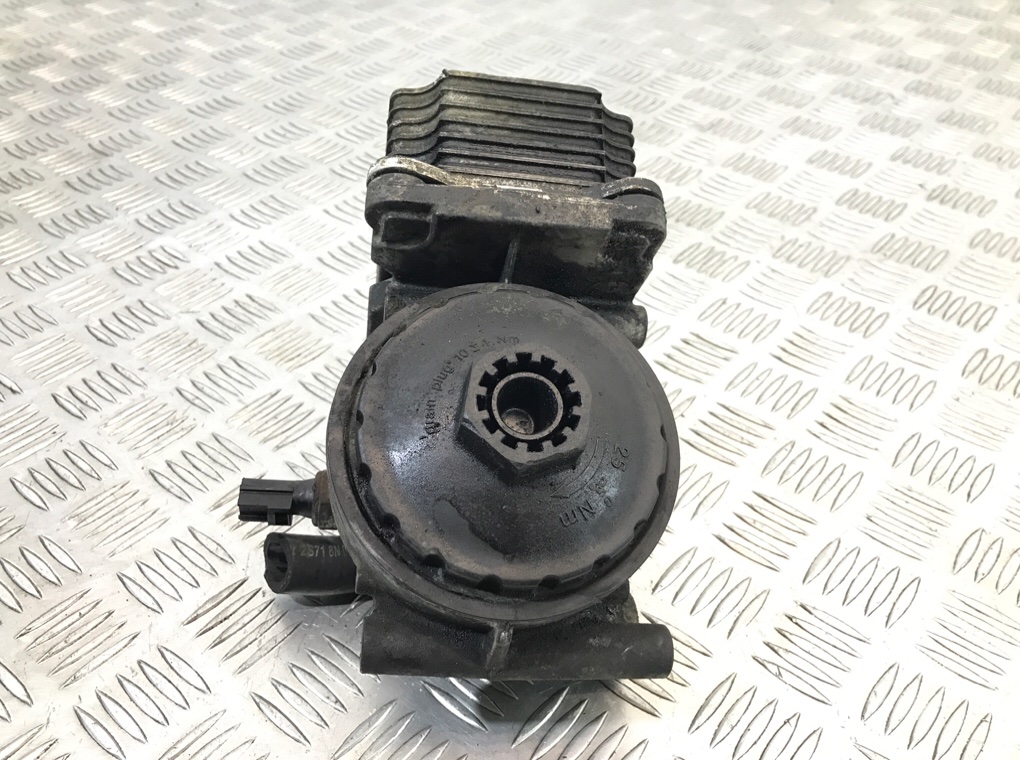 Корпус масляного фильтра бу для Ford Mondeo 3 2.0 TDCi, 2006 г. Корпус масляного фильтра бу для Ford Mondeo 3 2.0 TDCi, 2006 г.