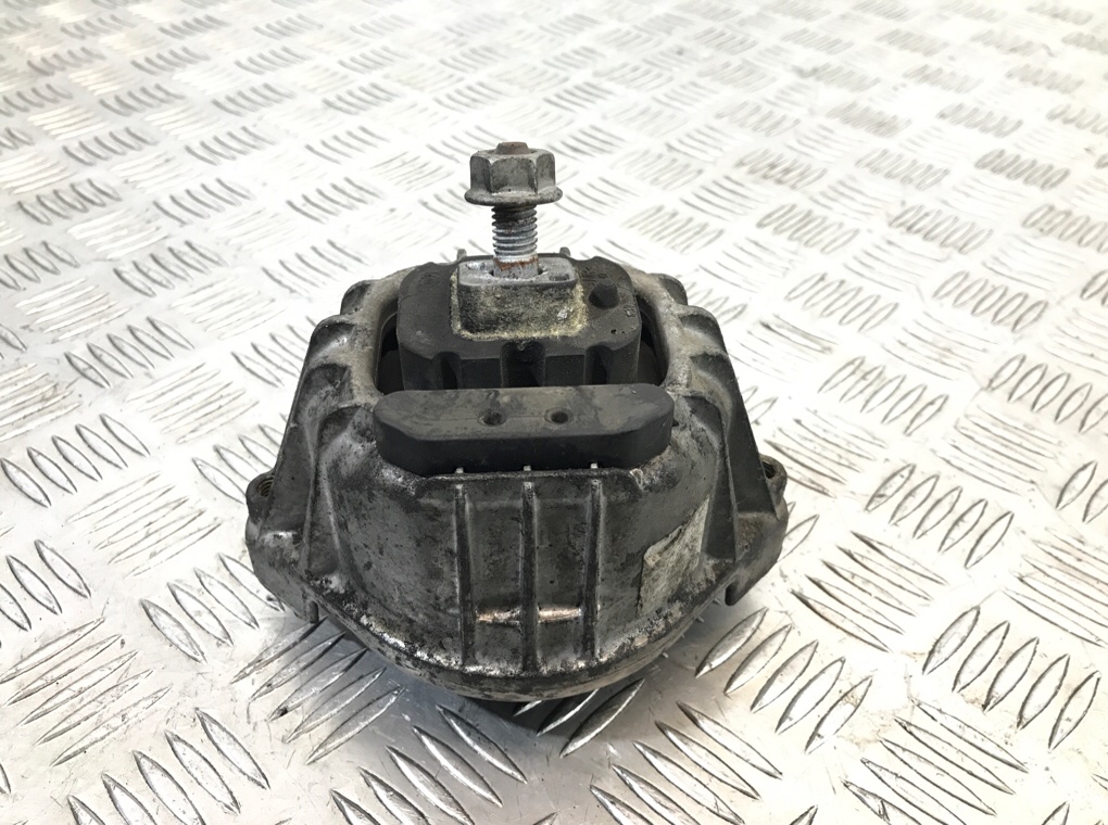 Подушка крепления двигателя бу для BMW 1 E87/E81/E82/E88 2.0 TD,  2007 г.