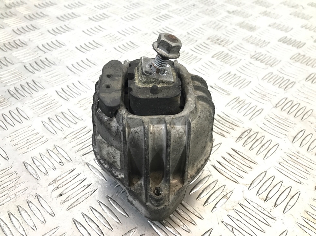 Подушка крепления двигателя бу для BMW 1 E87/E81/E82/E88 2.0 TD,  2007 г.