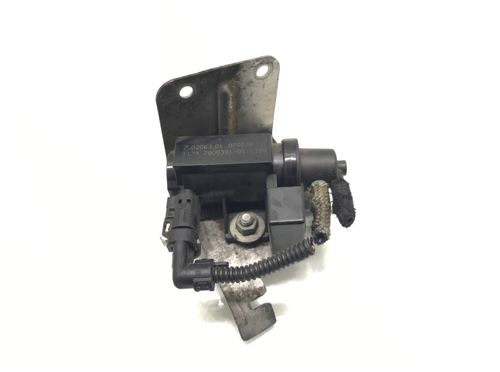 Клапан электромагнитный бу для BMW 1 E87/E81/E82/E88 2.0 TD, 2007 г.