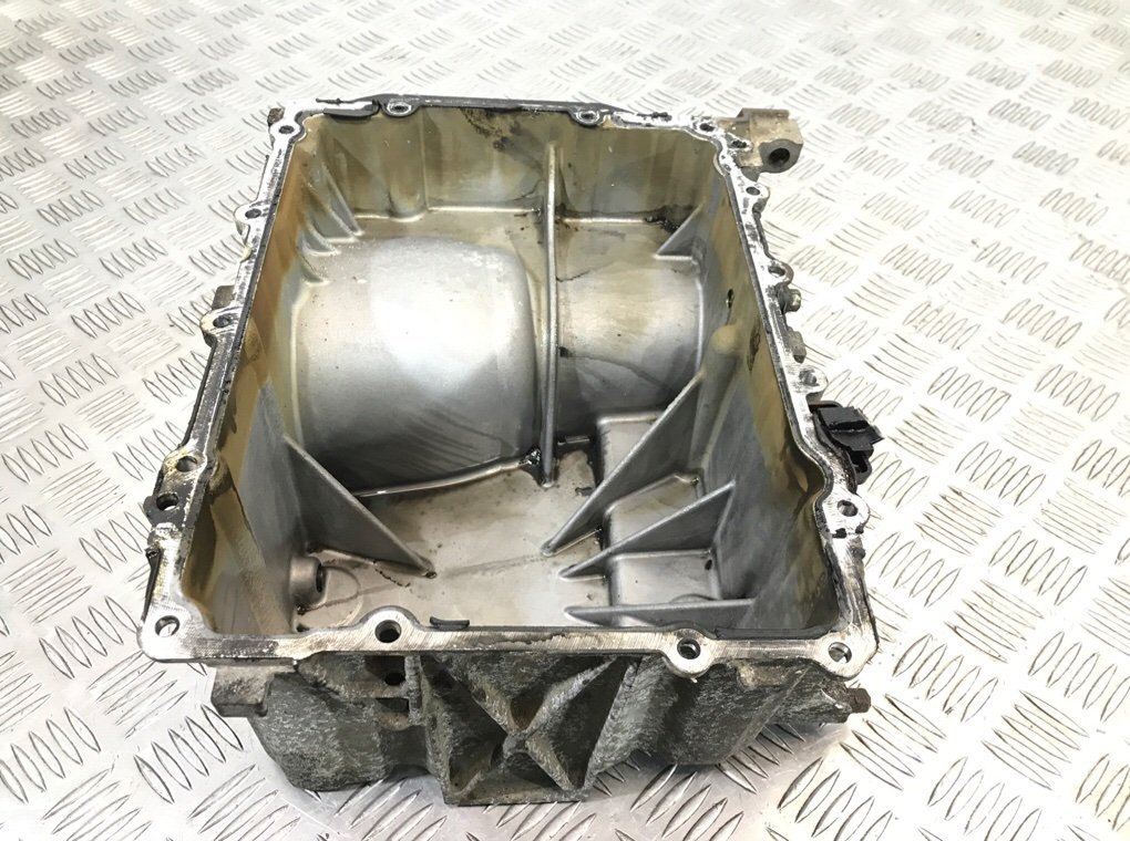 Поддон бу для Ford Fiesta 6 1.0 i,  2016 г.