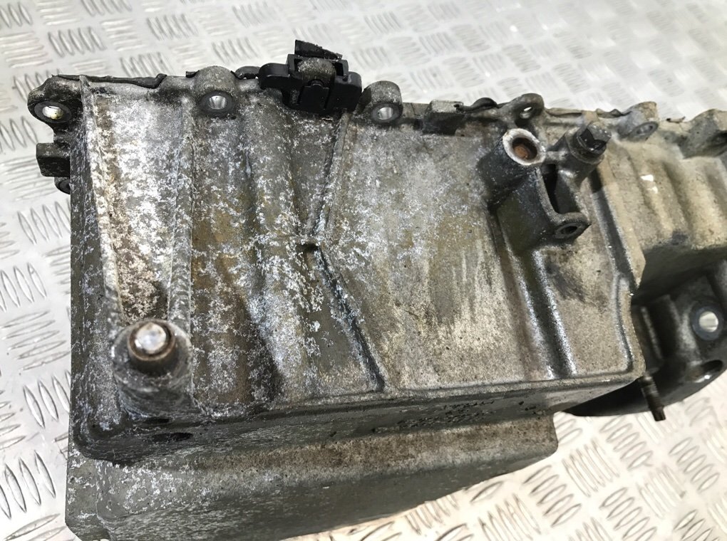 Поддон бу для Ford Fiesta 6 1.0 i,  2016 г.