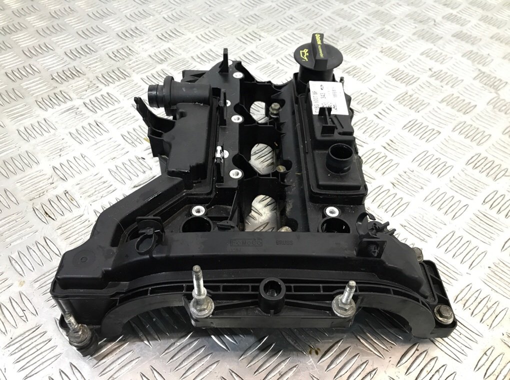 Клапанная крышка бу для Ford Fiesta 6 1.0 i,  2016 г.