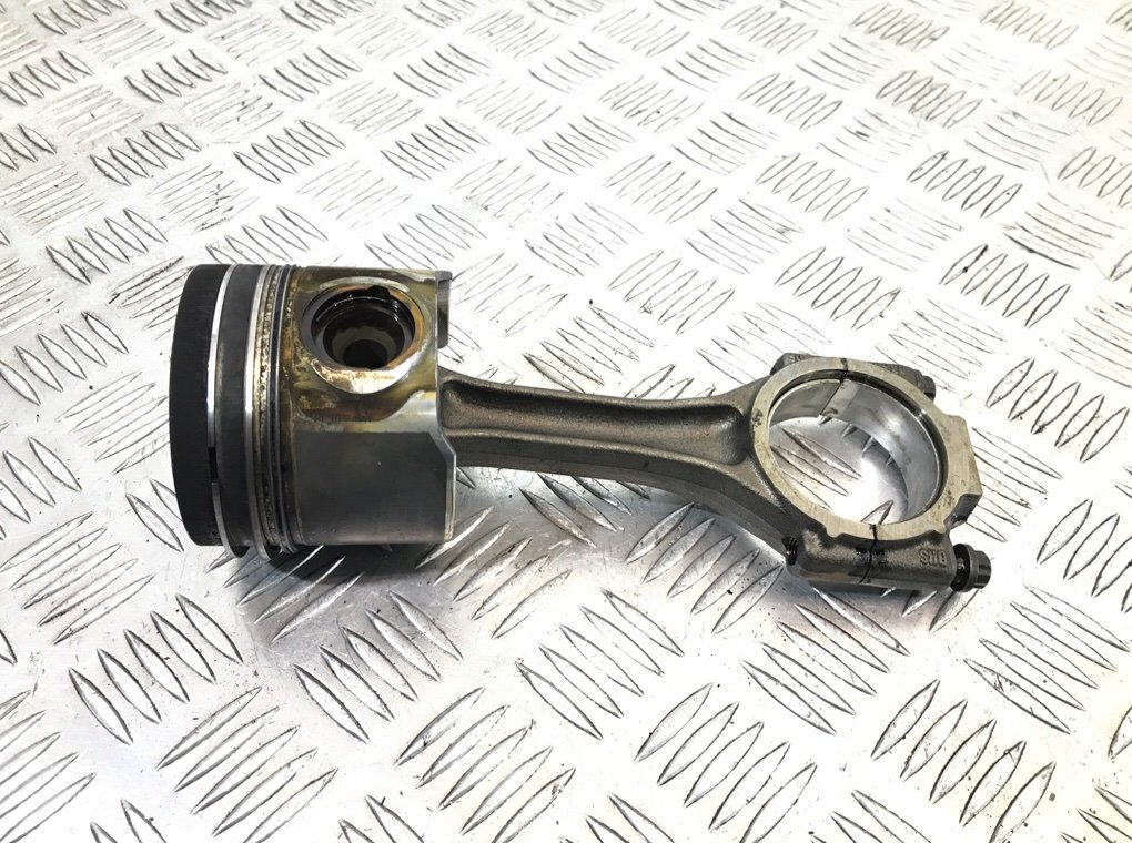 Поршень бу для Volkswagen EOS 2.0 TDi, 2008 г.