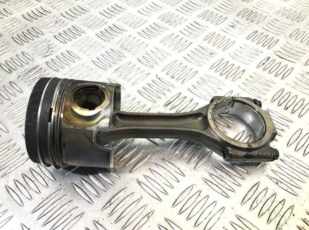 Поршень бу для Volkswagen EOS  2.0 TDi,  2008 г.