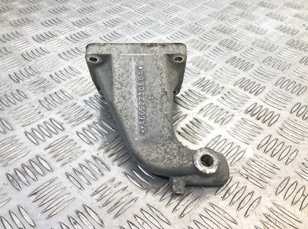 Кронштейн двигателя бу для SsangYong Rodius 2.7 XDI, 2013 г.