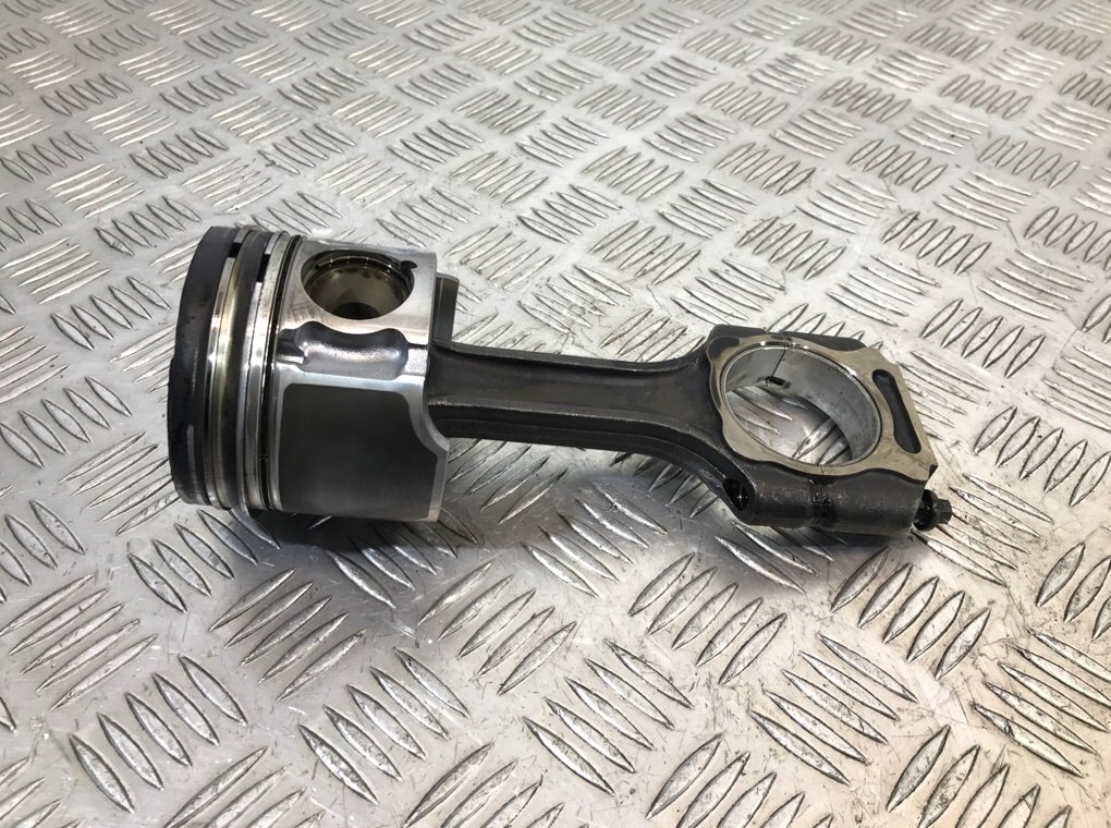 Поршень бу для SsangYong Rodius 2.7 XDI, 2013 г.