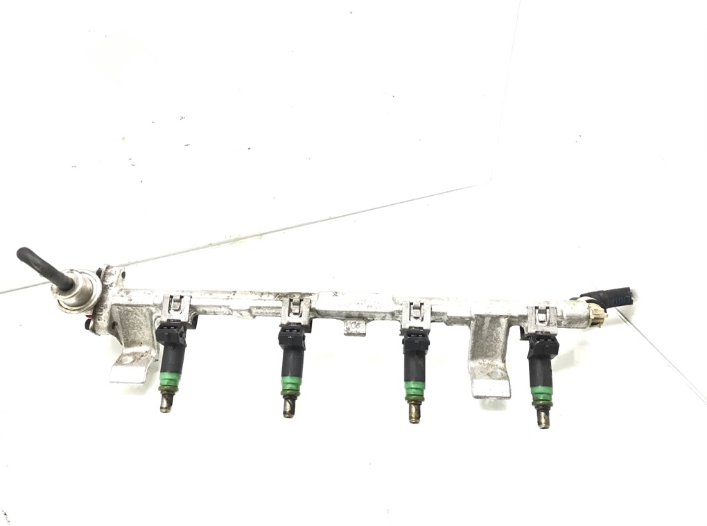 Топливная рампа бу для Ford Focus 1 1.6 i,  2002 г.