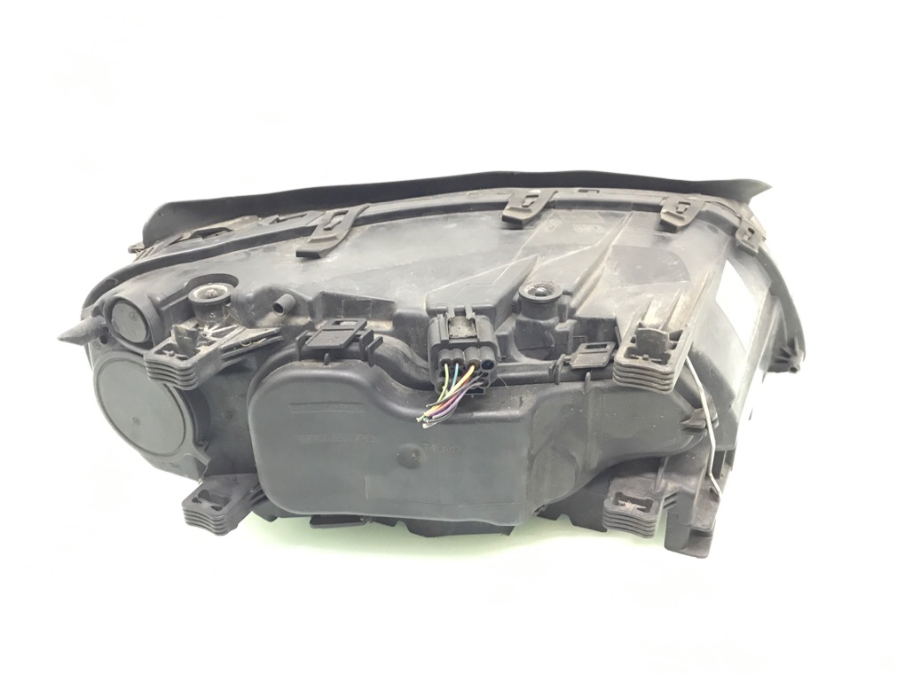 Фара левая бу для Volvo V70 3 2.0 D,  2010 г.