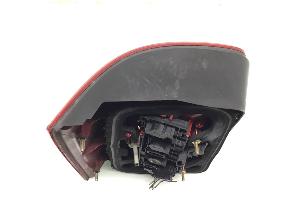 Фонарь задний правый бу для Volkswagen Passat B5 1.9 TDi, 2001 г. Фонарь задний правый бу для Volkswagen Passat B5 1.9 TDi, 2001 г.