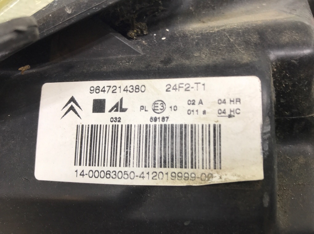 Фара правая бу для Citroen C3  1.4 i,  2002 г.