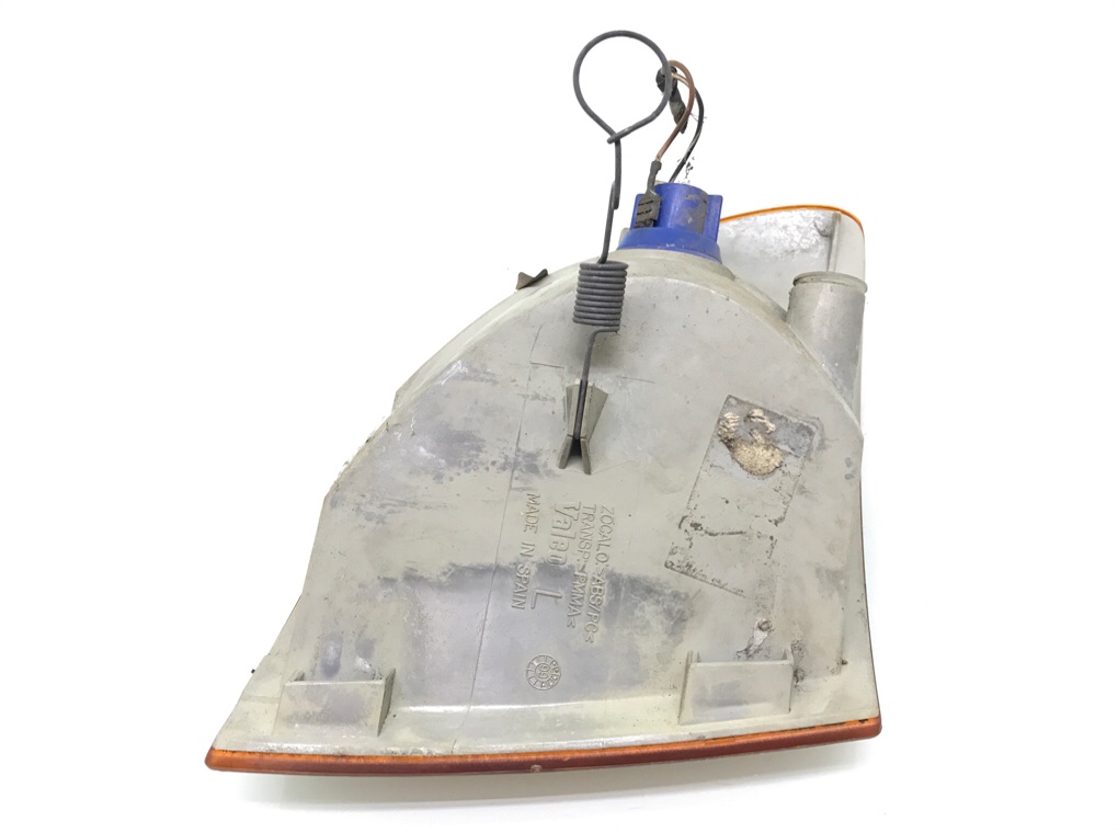 Поворотник левый бу для Mercedes Vito W638 ,  2000 г.