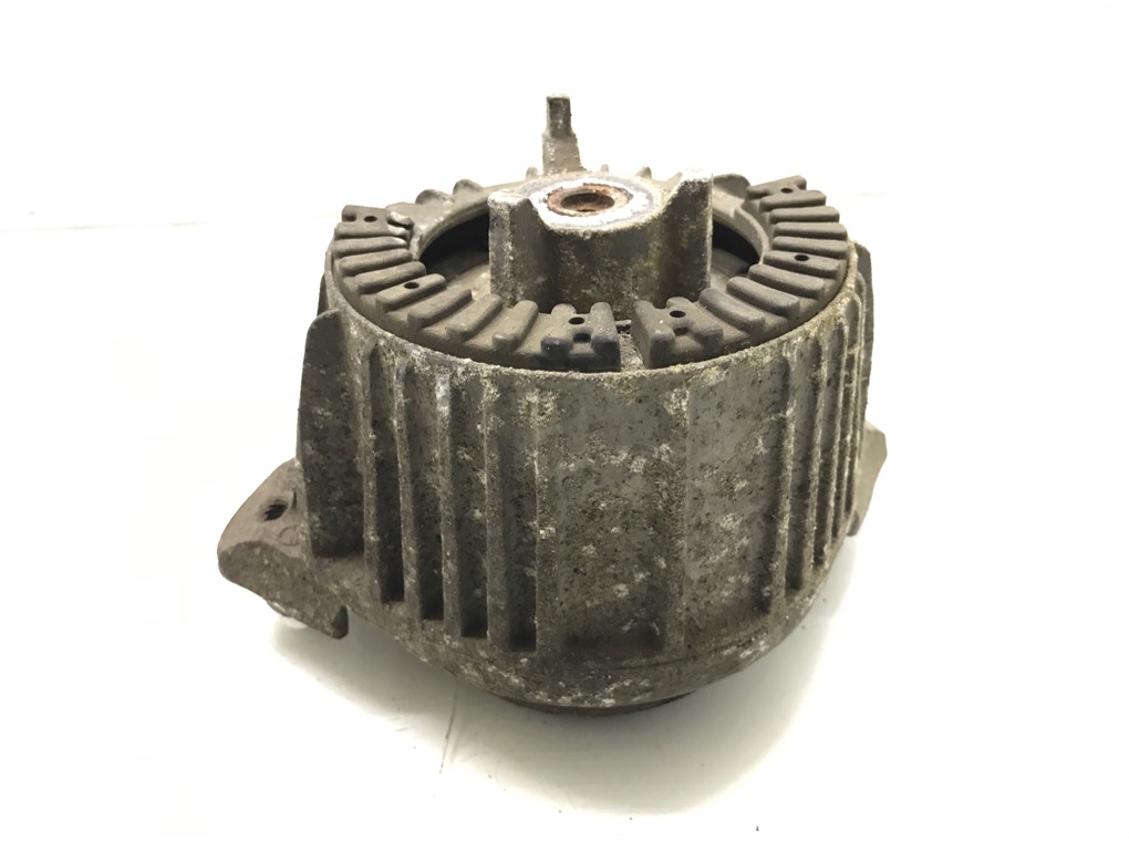 Подушка крепления двигателя бу для Mercedes C W204 2.2 CDi,  2009 г.