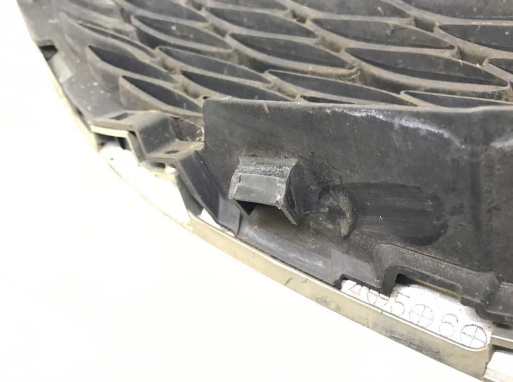 Решетка радиатора бу для Mazda 6   2.0 TD,  2008 г.