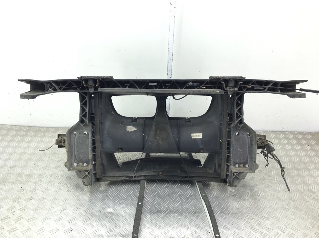 Панель передняя (телевизор) бу для BMW 1 E87/E81/E82/E88 2.0 TD,  2009 г.