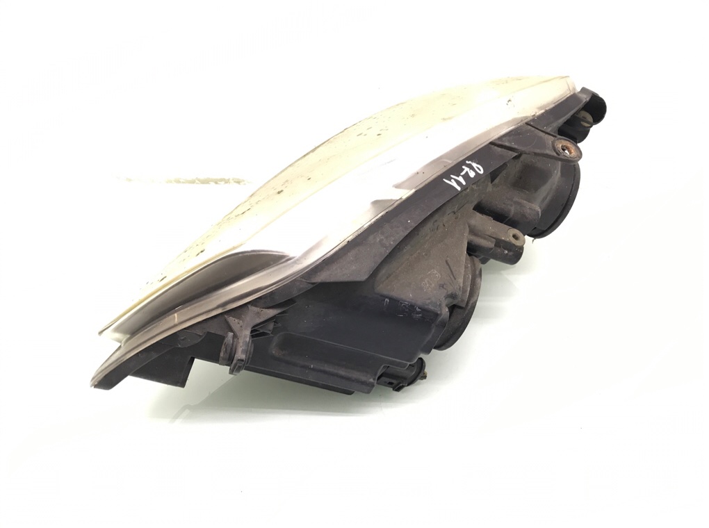 Фара правая бу для Volkswagen Polo 4 1.2 i,  2005 г.