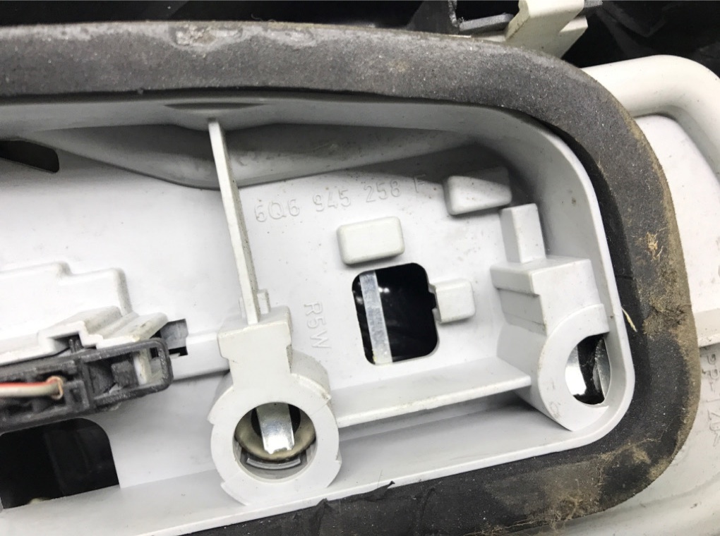 Фонарь задний правый бу для Volkswagen Polo 4 1.2 i,  2005 г.