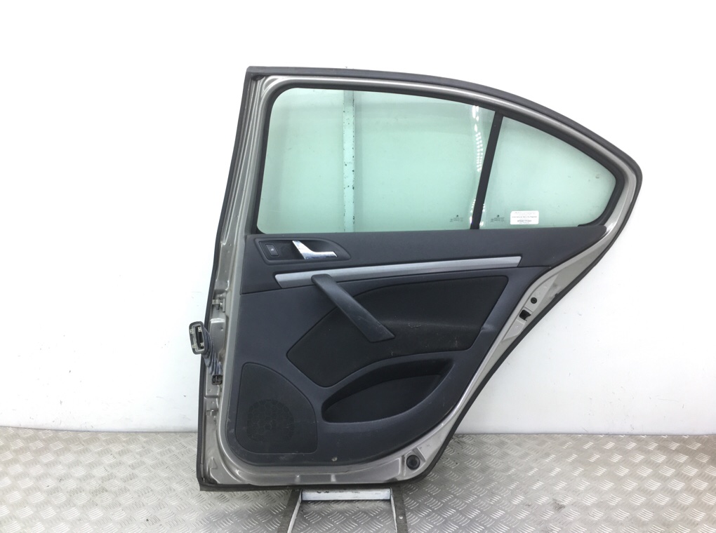 Дверь задняя правая бу для Skoda Octavia A5 1.9 TDi, 2006 г. Дверь задняя правая бу для Skoda Octavia A5 1.9 TDi, 2006 г.