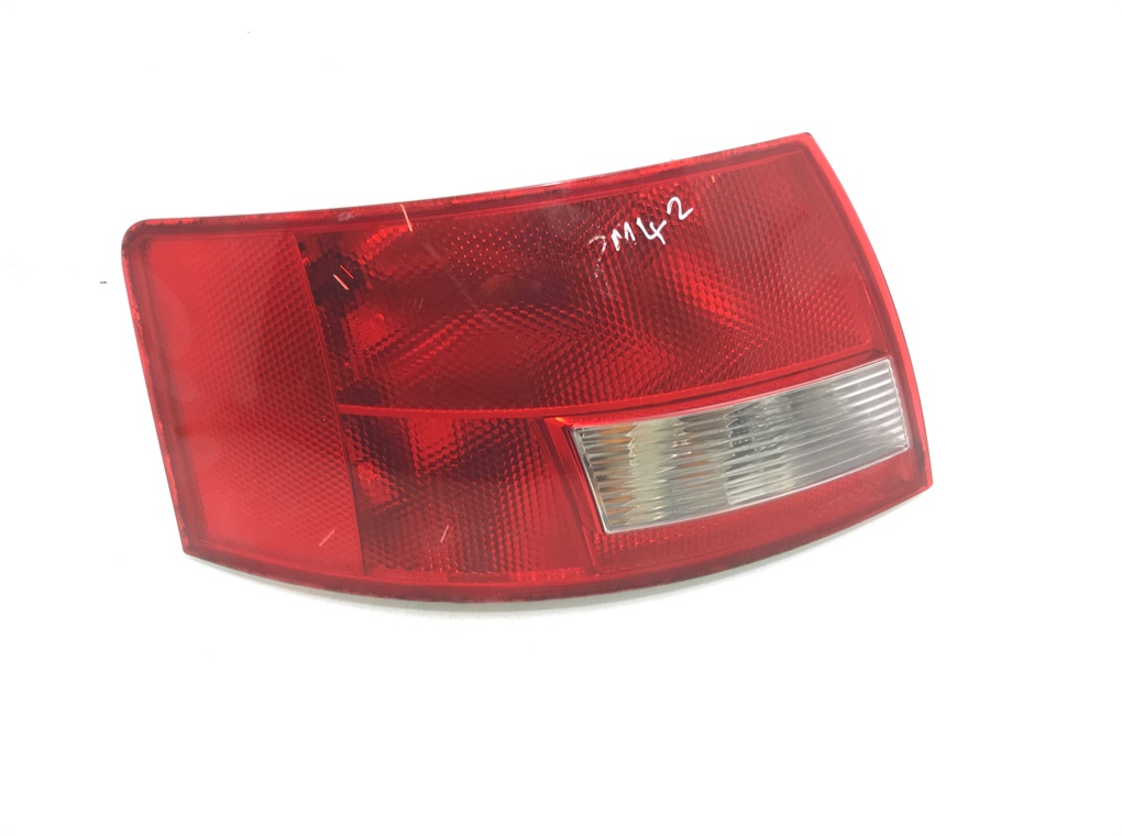 Фонарь задний левый бу для Audi A4 B6 1.8 Ti, 2005 г.