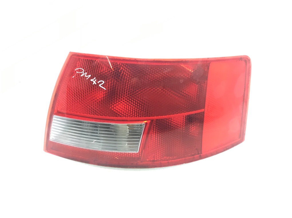 Фонарь задний правый бу для Audi A4 B6 1.8 Ti, 2005 г.