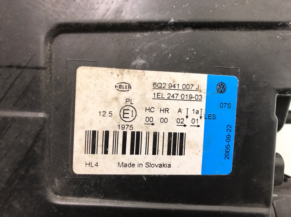 Фара левая бу для Volkswagen Polo 4 1.2 i,  2006 г.