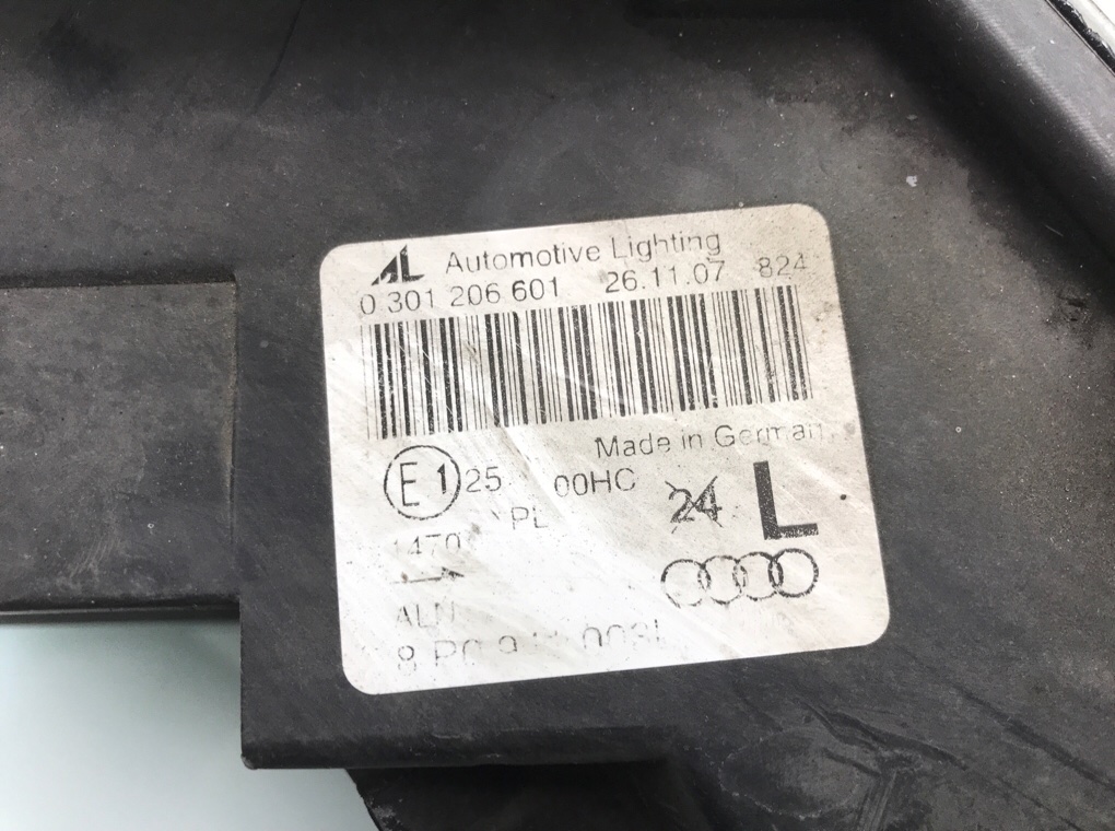 Фара левая бу для Audi A3 8P 1.9 TDi, 2006 г. Фара левая бу для Audi A3 8P 1.9 TDi, 2006 г.