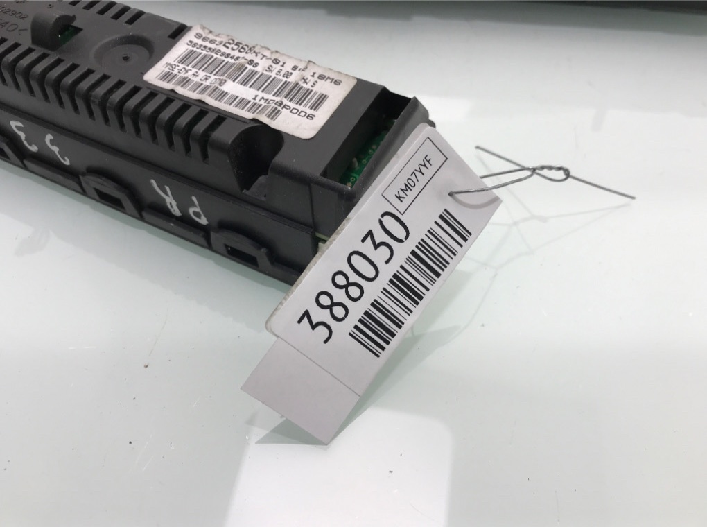 Дисплей бу для Citroen C3 1 1.6 HDi, 2007 г. Дисплей бу для Citroen C3 1.6 HDi, 2007 г.