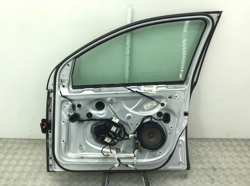 Дверь передняя правая бу для Volkswagen Golf 5 1.9 TDi,  2006 г.