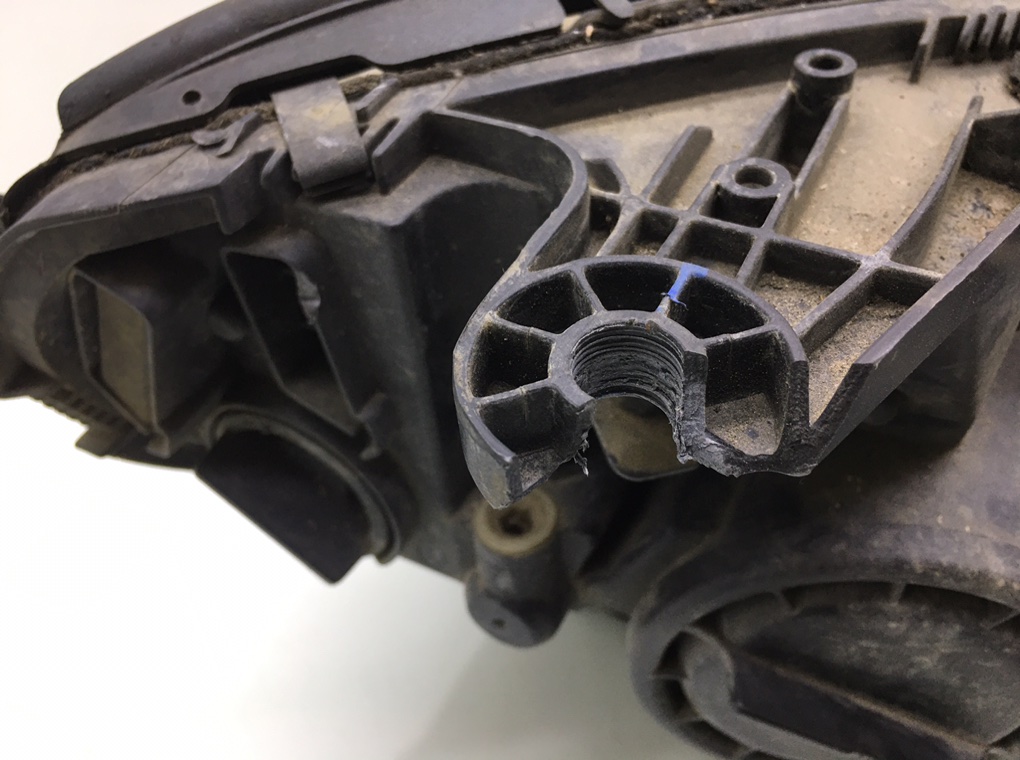 Фара левая бу для Mercedes C W204 2.2 CDi,  2008 г.