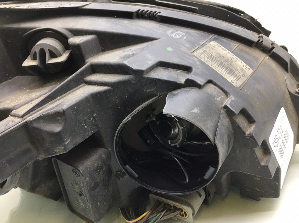 Фара левая бу для Mercedes C W204 2.2 CDi,  2008 г.