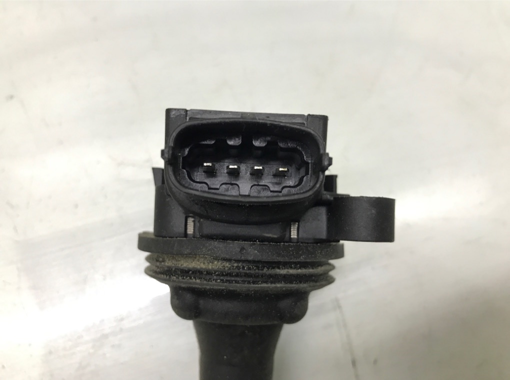 Катушка зажигания бу для Volvo V70  2.4 i,  2000 г.