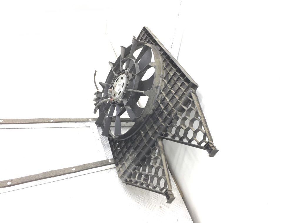 Вентилятор радиатора бу для Seat Ibiza 4 1.6 TDi, 2012 г. Вентилятор радиатора бу для Seat Ibiza 1.6 TDi, 2012 г.