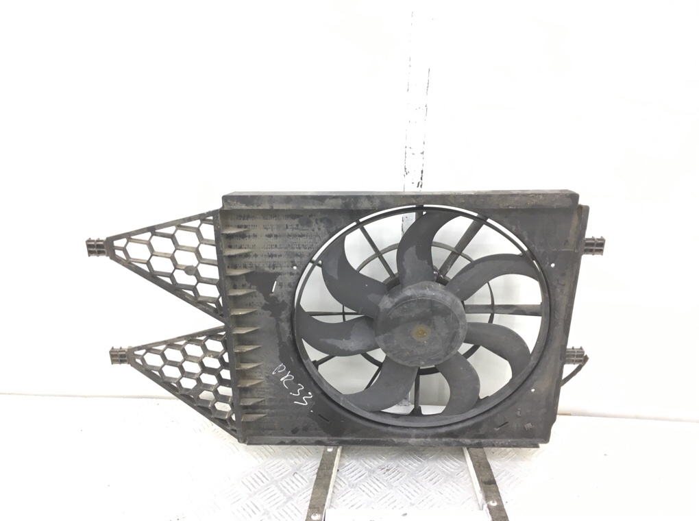 Вентилятор радиатора бу для Seat Ibiza 4 1.6 TDi, 2012 г. Вентилятор радиатора бу для Seat Ibiza 1.6 TDi, 2012 г.