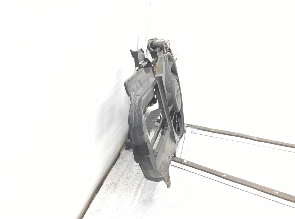 Вентилятор радиатора бу для Audi A4 B7 2.0 TDi,  2008 г.