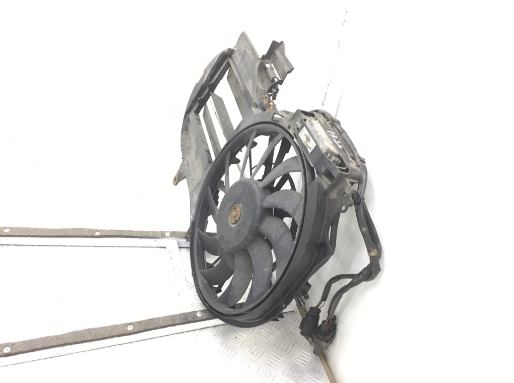 Вентилятор радиатора бу для Audi A4 B7 2.0 TDi,  2008 г.