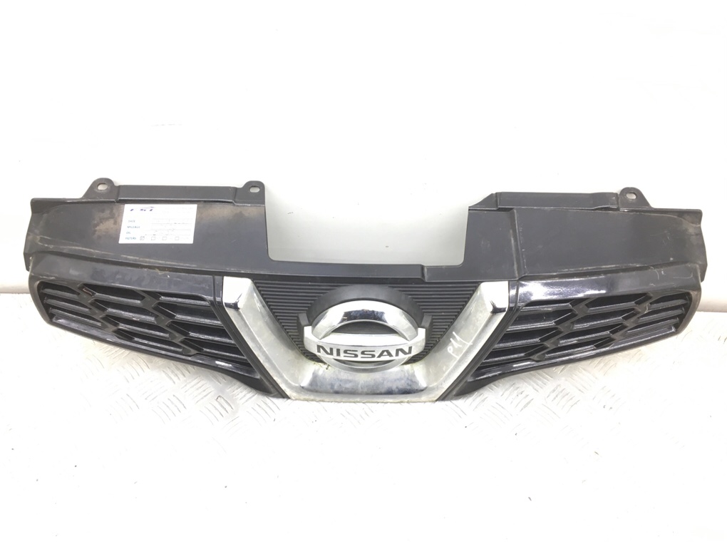 Решетка радиатора бу для Nissan Qashqai+2  2.0 DCi,  2011 г.
