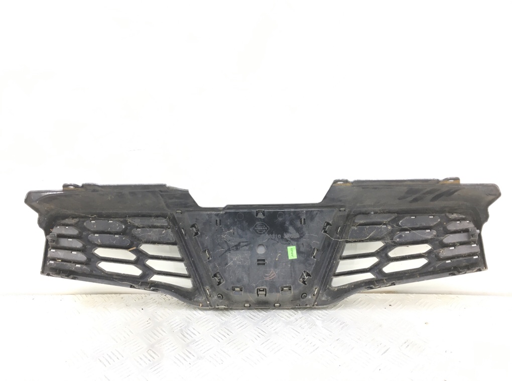 Решетка радиатора бу для Nissan Qashqai+2  2.0 DCi,  2011 г.